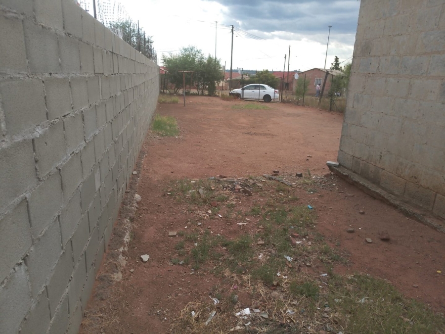 1 Bedroom Property for Sale in Kagisanong Free State